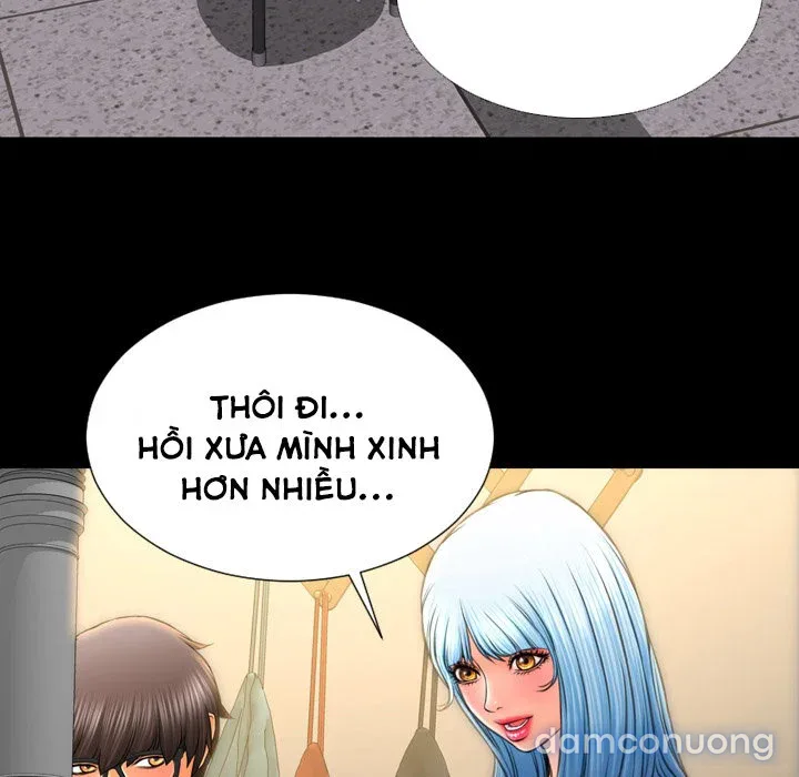 Em gái bán hàng sextoy 