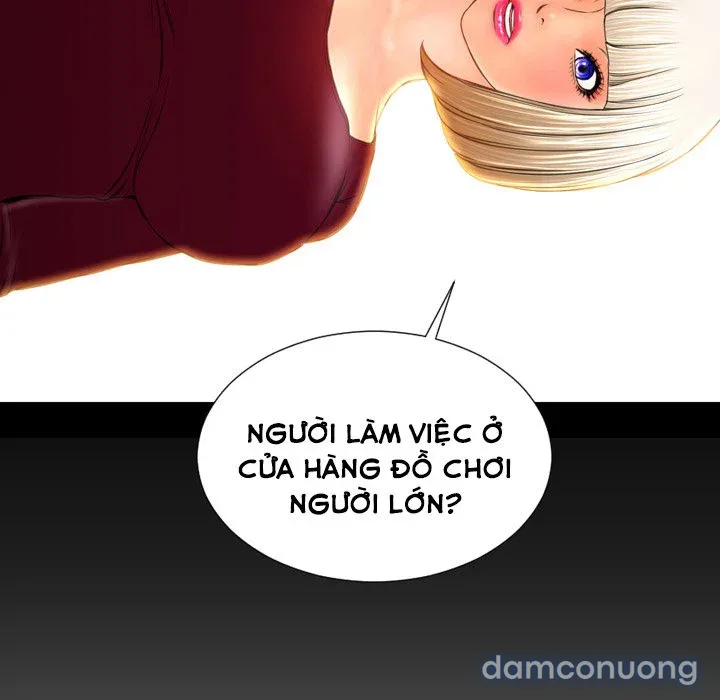 Em gái bán hàng sextoy 