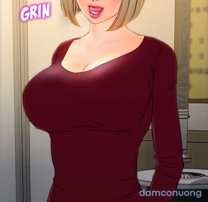 Em gái bán hàng sextoy 
