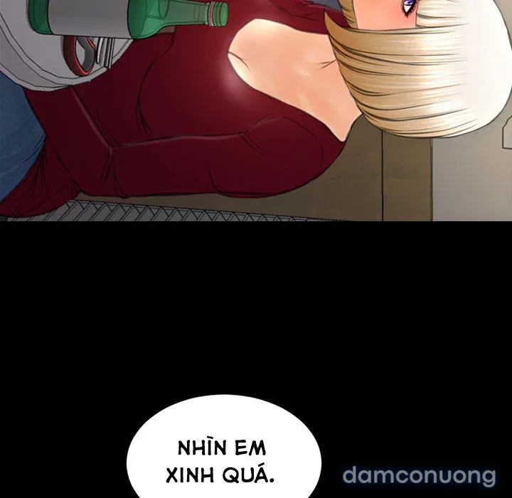 Em gái bán hàng sextoy 