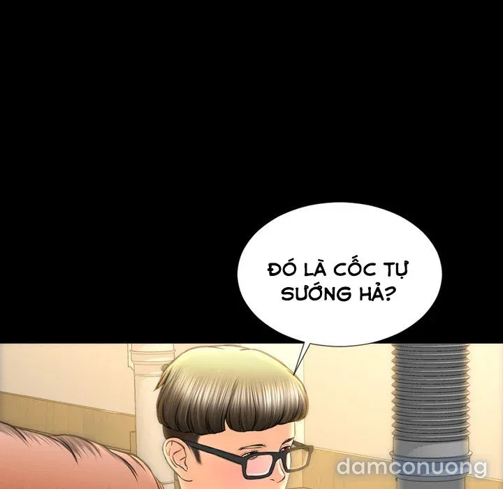 Em gái bán hàng sextoy 