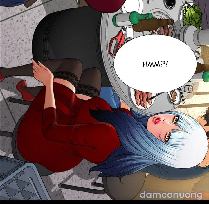 Em gái bán hàng sextoy 
