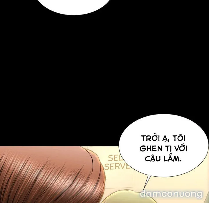Em gái bán hàng sextoy 