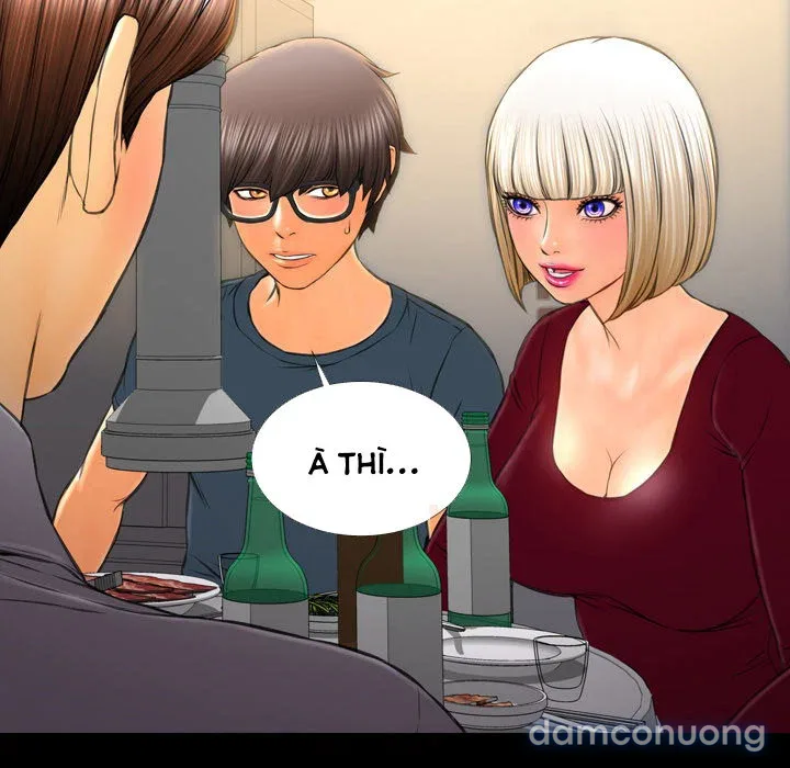 Em gái bán hàng sextoy 