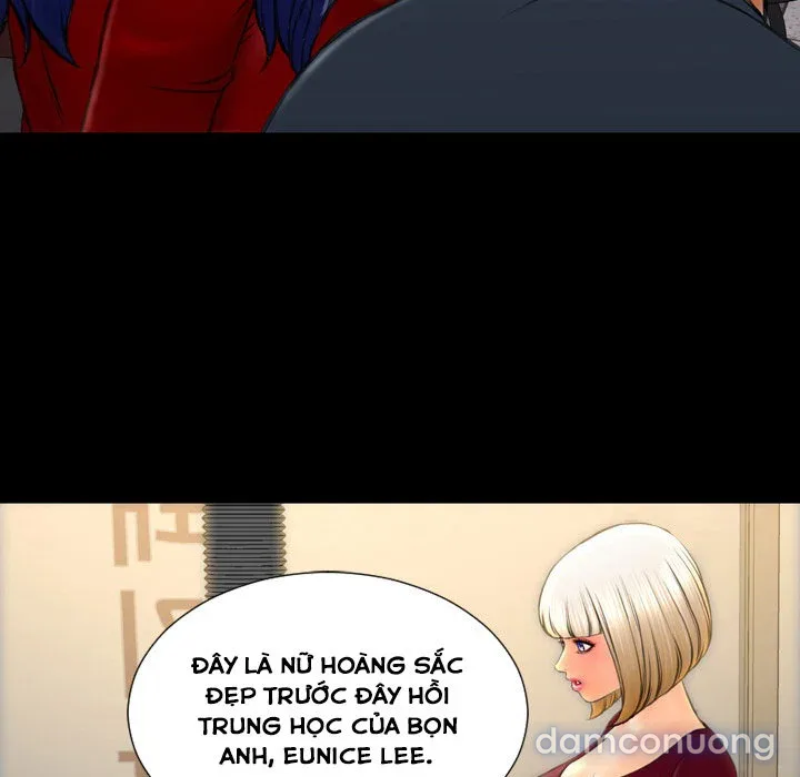 Em gái bán hàng sextoy 