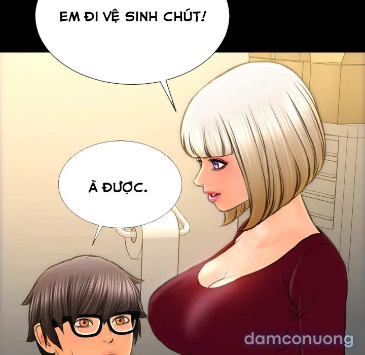 Em gái bán hàng sextoy 