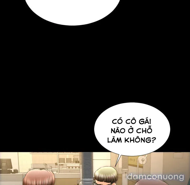Em gái bán hàng sextoy 