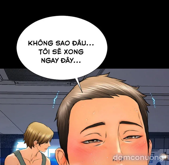 Em gái bán hàng sextoy 