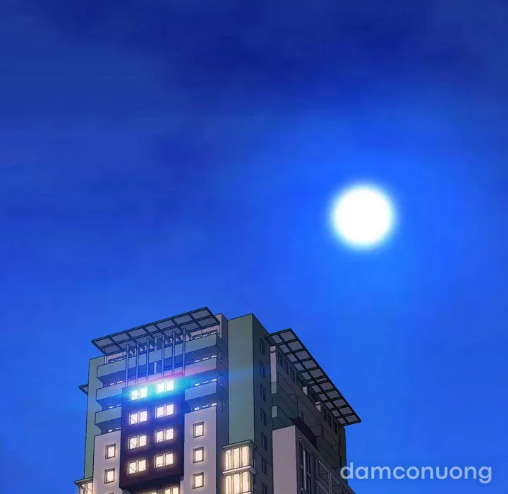 Em gái bán hàng sextoy 