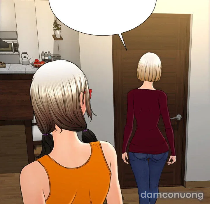 Em gái bán hàng sextoy 