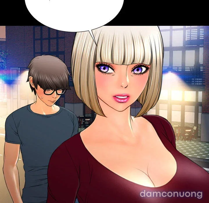 Em gái bán hàng sextoy 