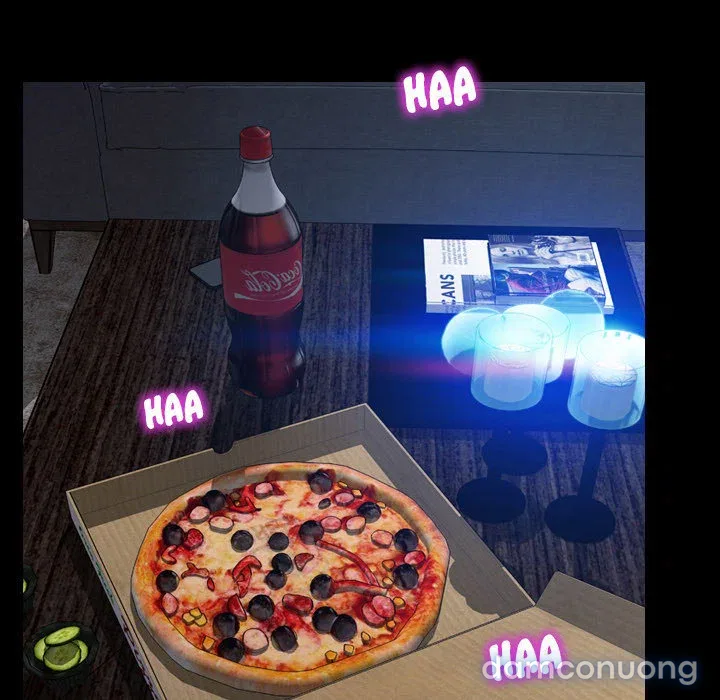 Em gái bán hàng sextoy 