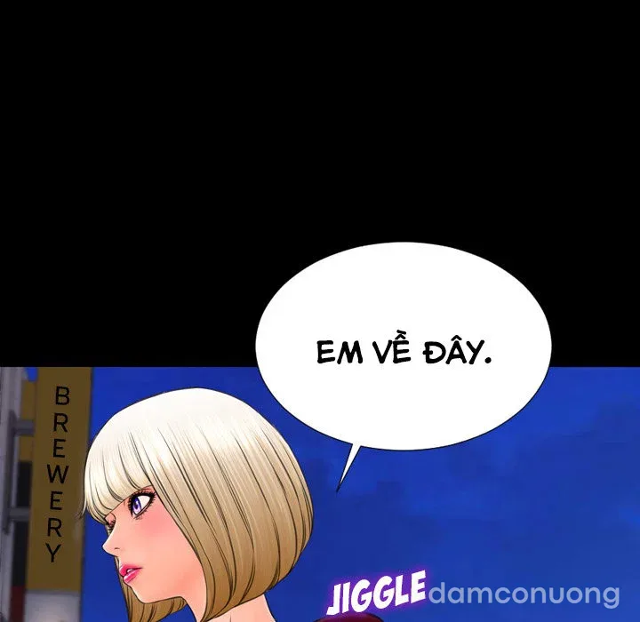 Em gái bán hàng sextoy 
