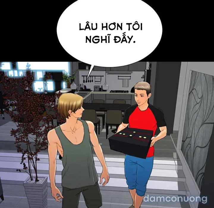 Em gái bán hàng sextoy 