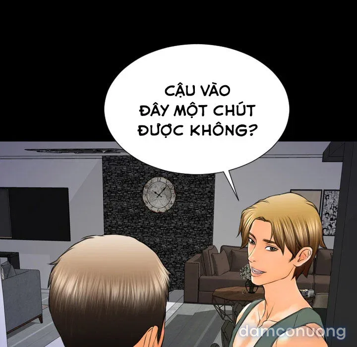 Em gái bán hàng sextoy 