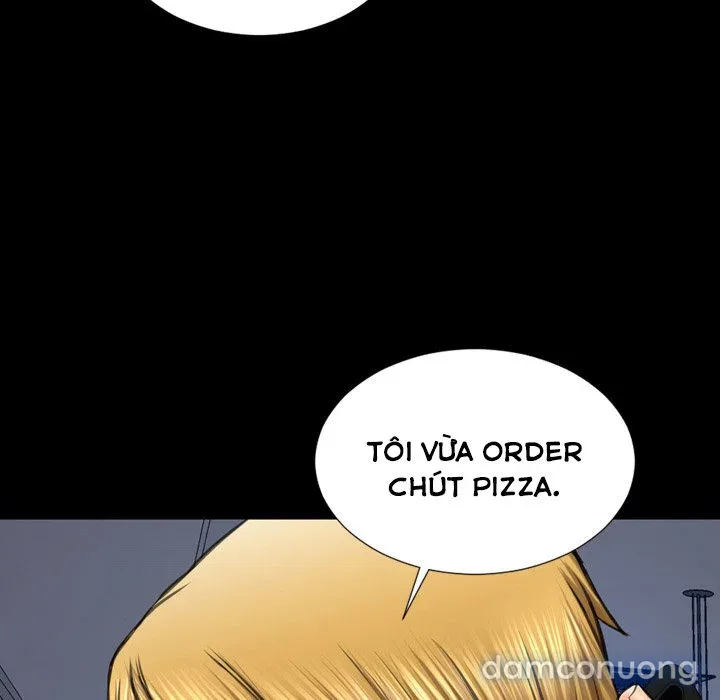 Em gái bán hàng sextoy 