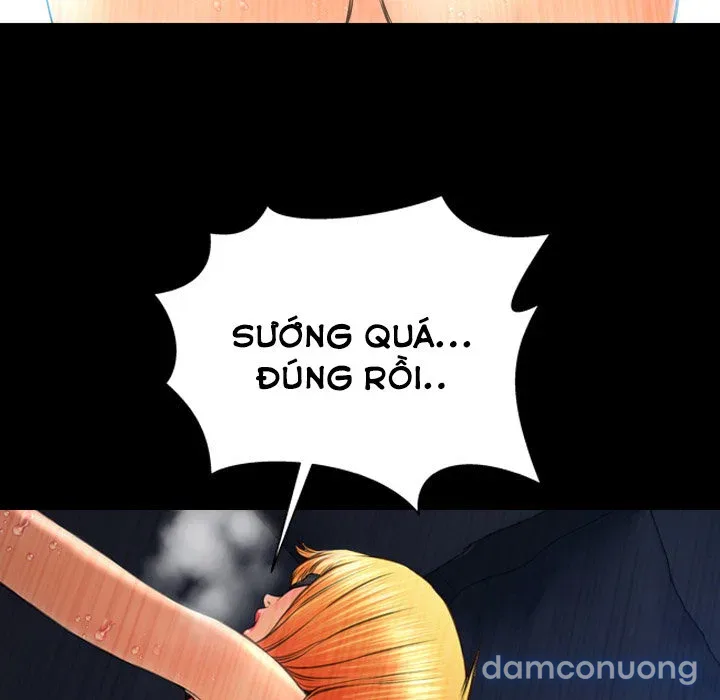 Em gái bán hàng sextoy 