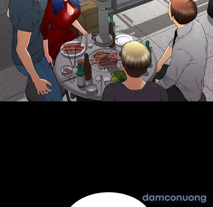 Em gái bán hàng sextoy 