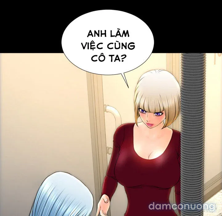 Em gái bán hàng sextoy 