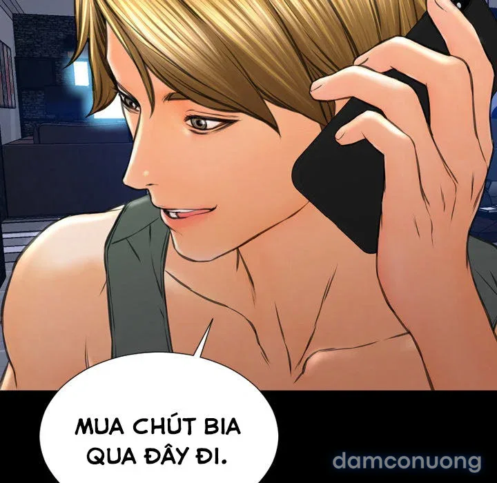 Em gái bán hàng sextoy 
