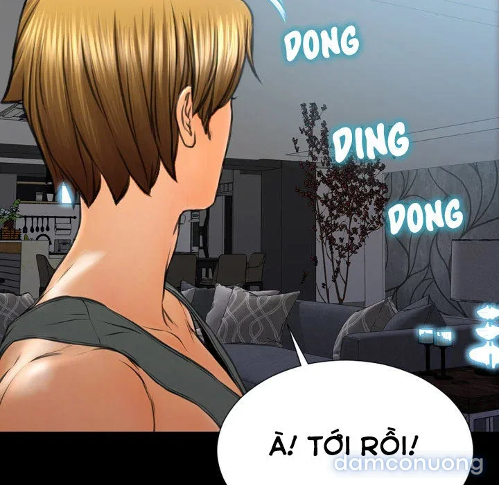 Em gái bán hàng sextoy 