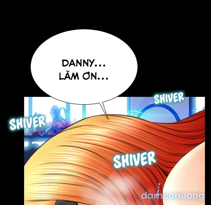Em gái bán hàng sextoy 