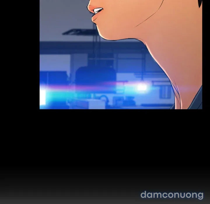 Em gái bán hàng sextoy 