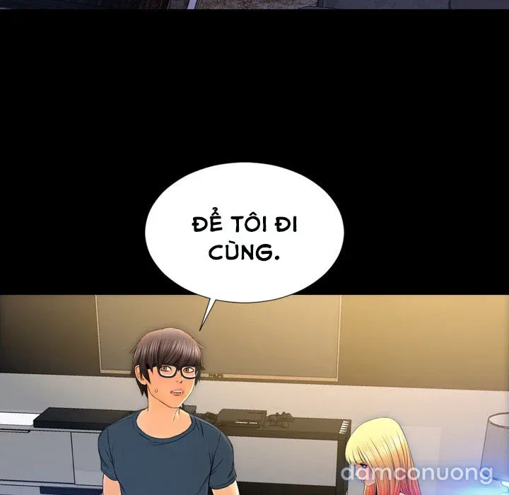 Em gái bán hàng sextoy 