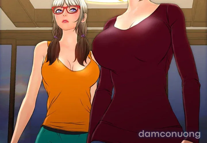 Em gái bán hàng sextoy 