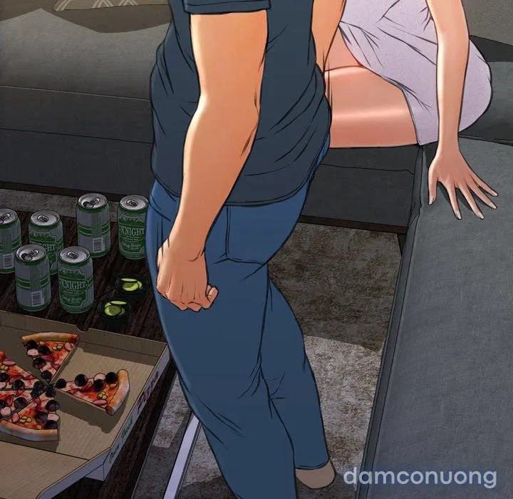 Em gái bán hàng sextoy 