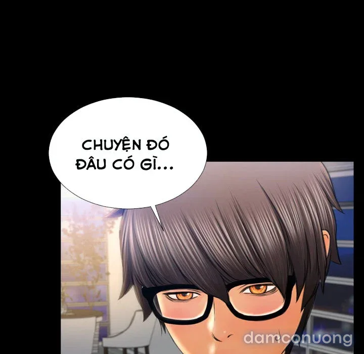 Em gái bán hàng sextoy 