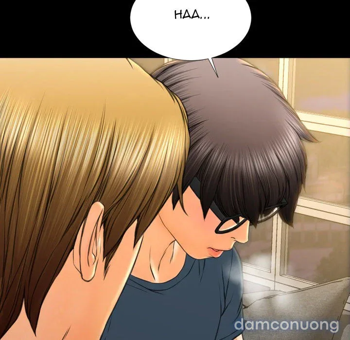 Em gái bán hàng sextoy 