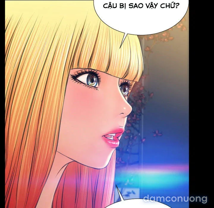 Em gái bán hàng sextoy 