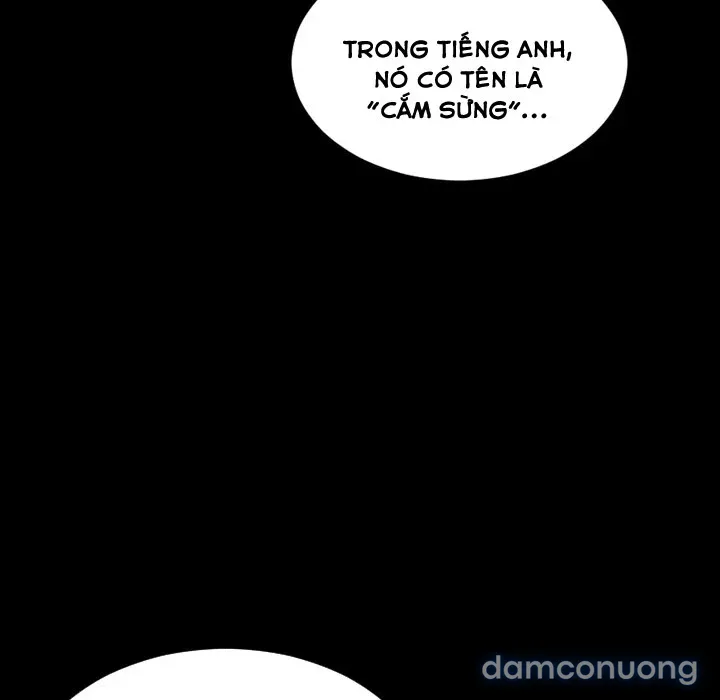 Em gái bán hàng sextoy 