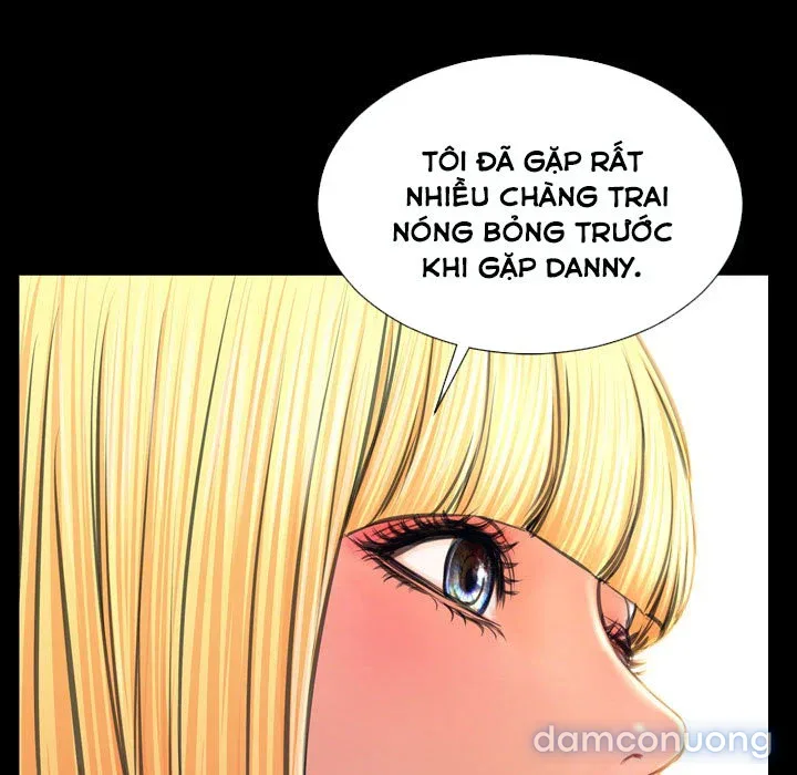 Em gái bán hàng sextoy 