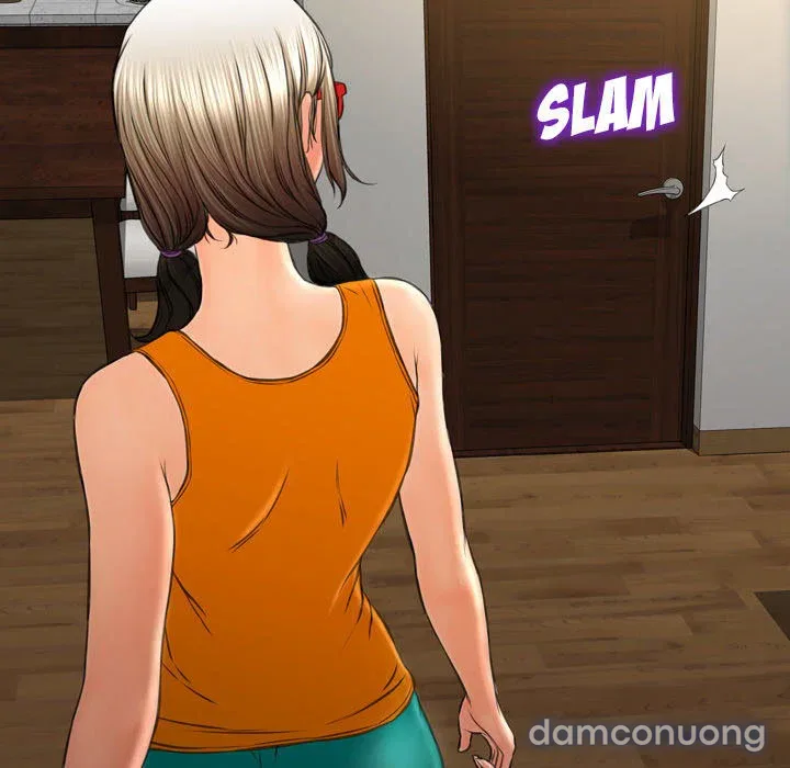 Em gái bán hàng sextoy 