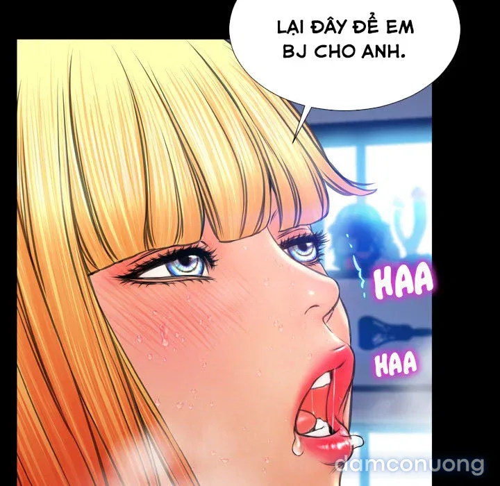 Em gái bán hàng sextoy 