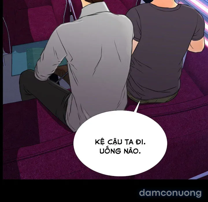 Em gái bán hàng sextoy 