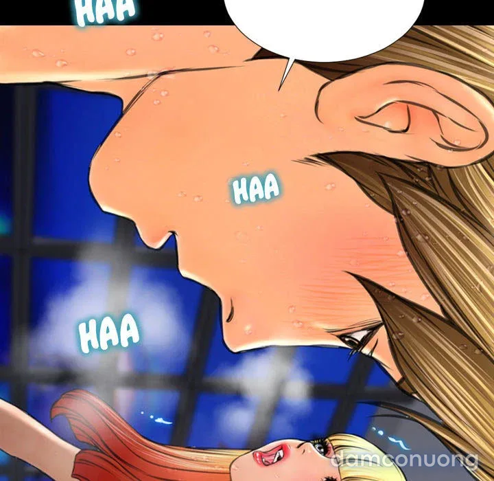 Em gái bán hàng sextoy 