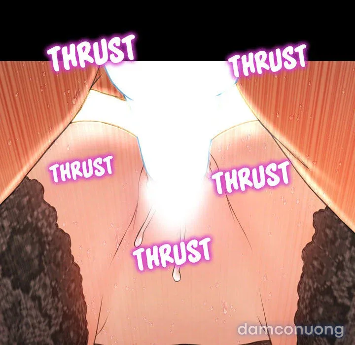 Em gái bán hàng sextoy 