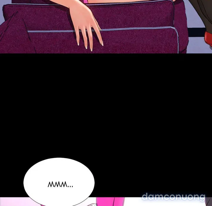 Em gái bán hàng sextoy 