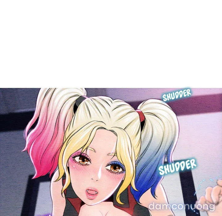 Em gái bán hàng sextoy 