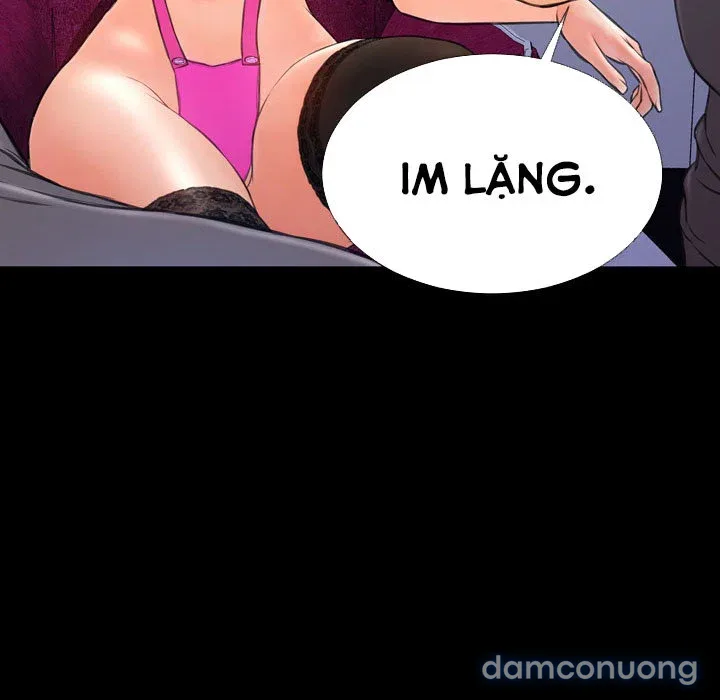 Em gái bán hàng sextoy 