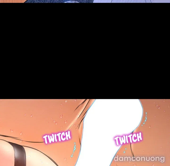 Em gái bán hàng sextoy 