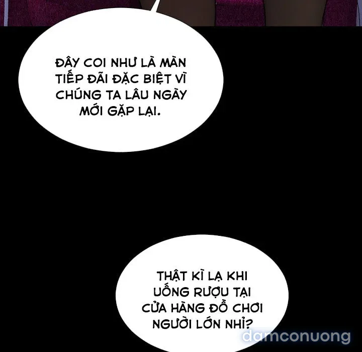 Em gái bán hàng sextoy 