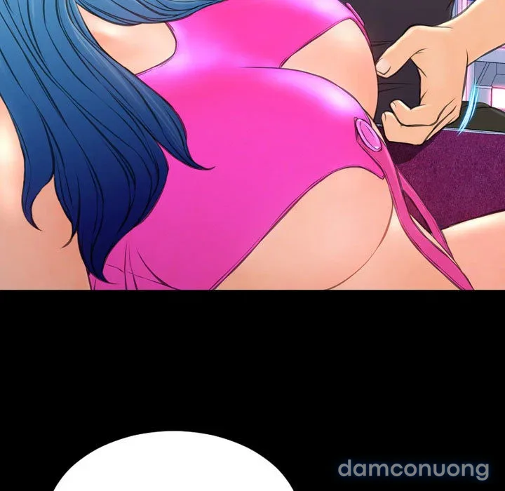 Em gái bán hàng sextoy 