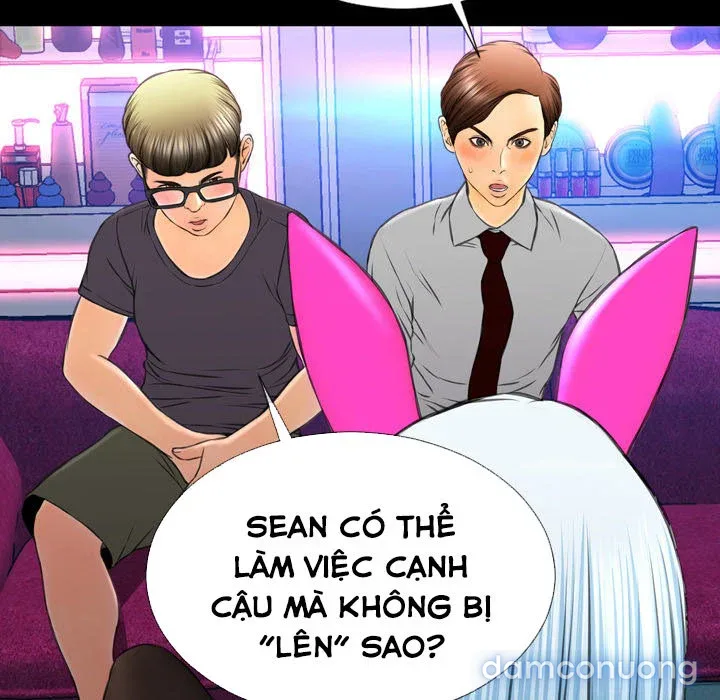 Em gái bán hàng sextoy 