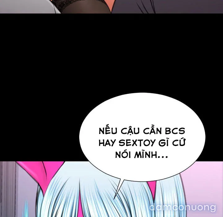 Em gái bán hàng sextoy 