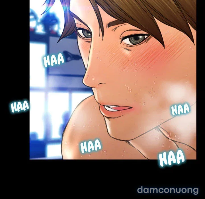 Em gái bán hàng sextoy 
