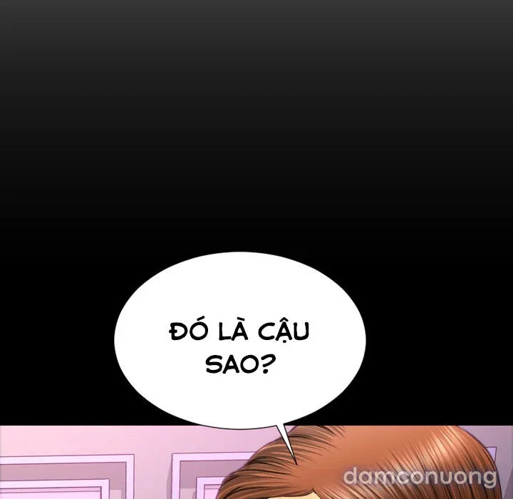 Em gái bán hàng sextoy 
